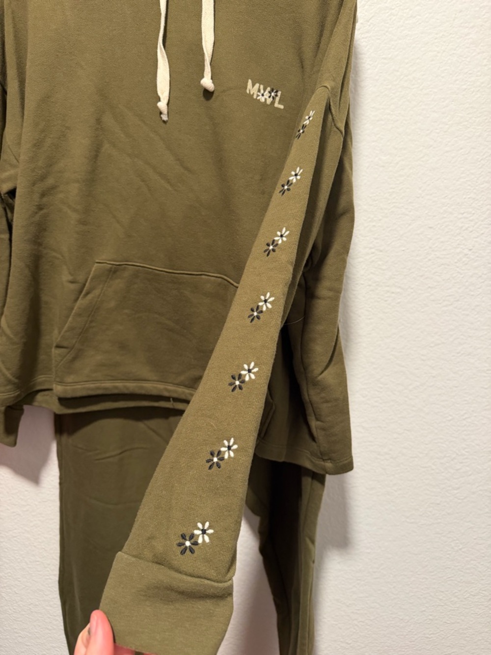 Madewell MWL Easygoing Cotton Flower Embroidery Jogger Set - Picture 3 of 16